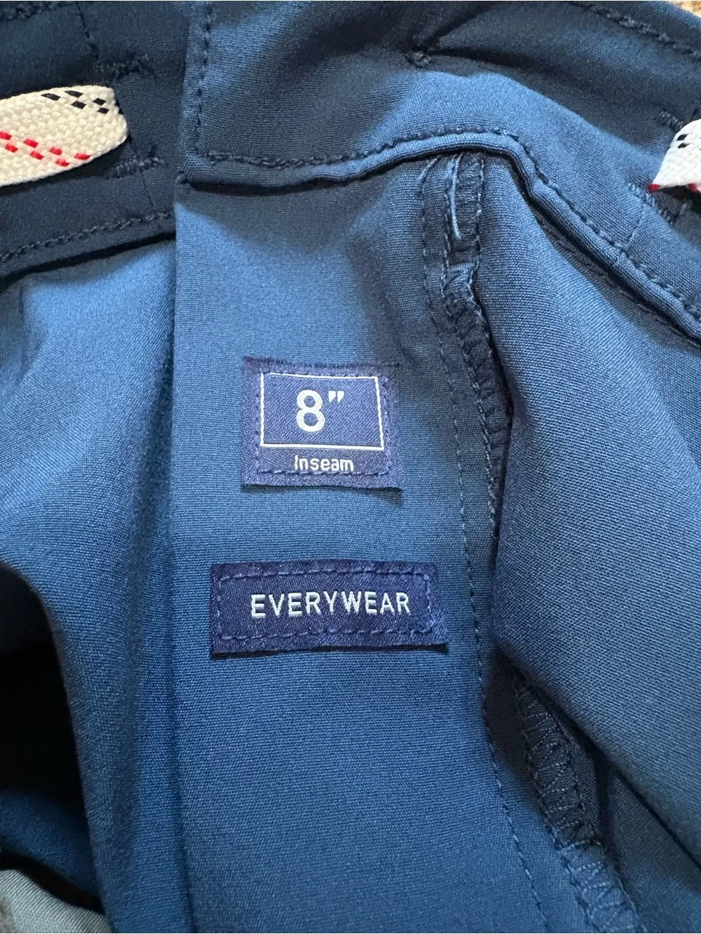 Chubbies Everywear performance shorts navy blue men’s size large 8” inseam